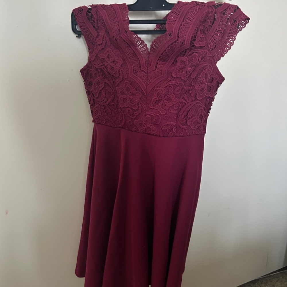 Girls size 7 lace/polyester burgundy dress - Picture 2 of 4